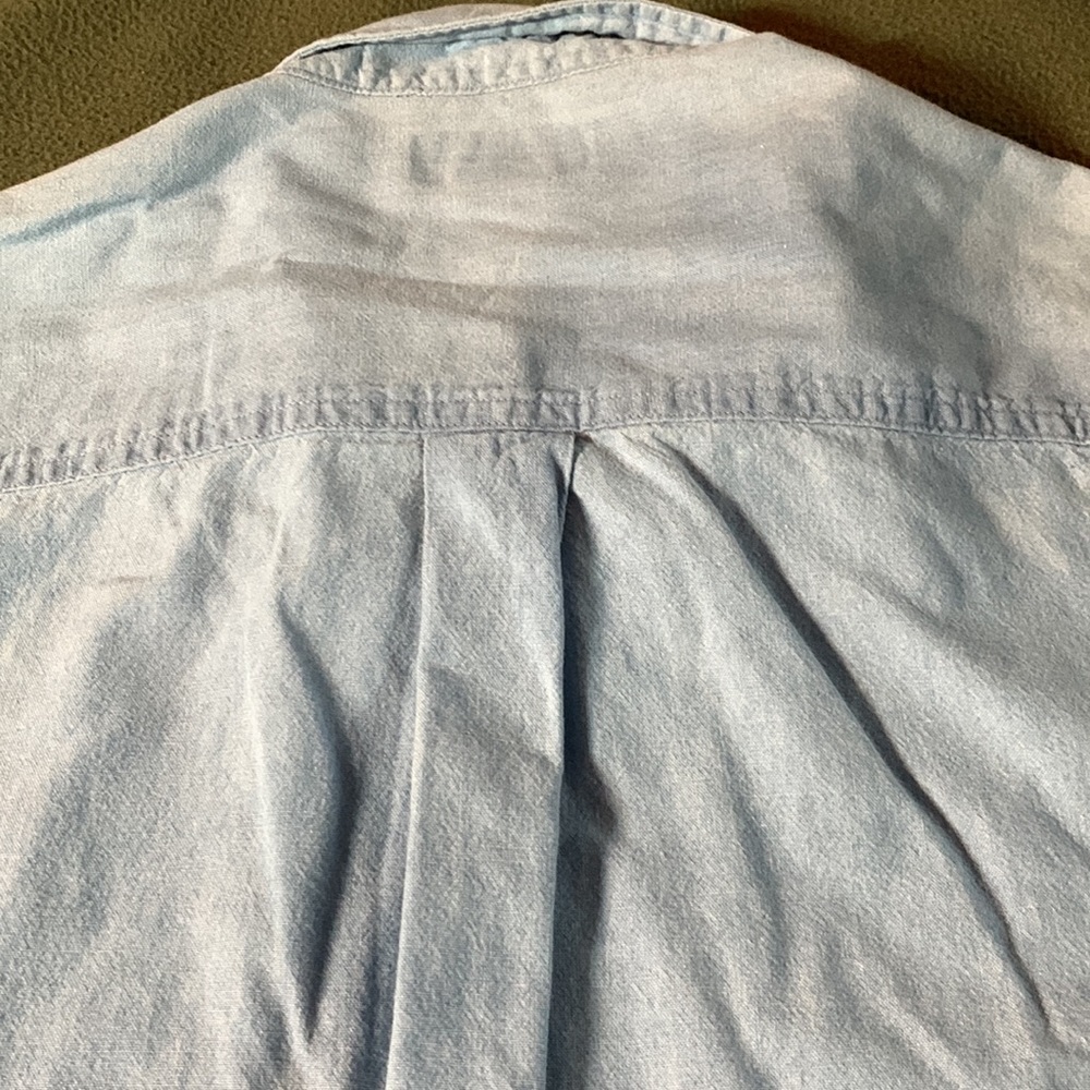 Men’s Carhartt blue, short sleeve, button up shirt. Pockets on chest. Size L. - Picture 7 of 8